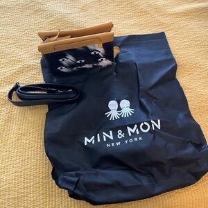 Min & Mon Vali crossbody micro Black Tote with Eye-Design Tan